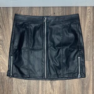 Express Black Faux Leather Mini Skirt Women’s Size 8